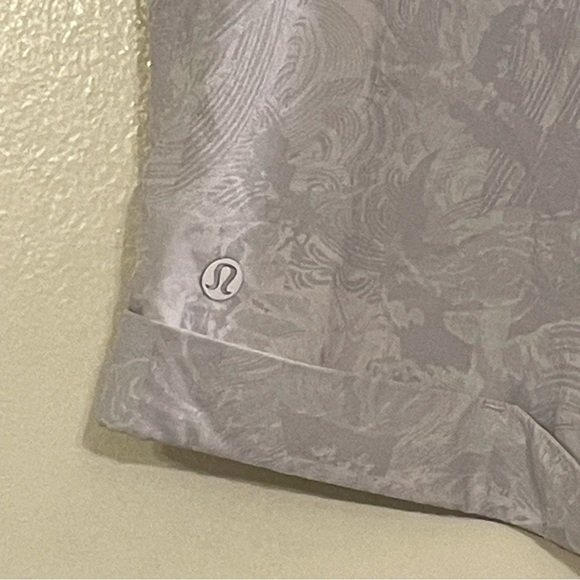 LULULEMON ATHLETICA Spring Break Away *4 Way Stretch 3" Short in Swift - Picture 8 of 10